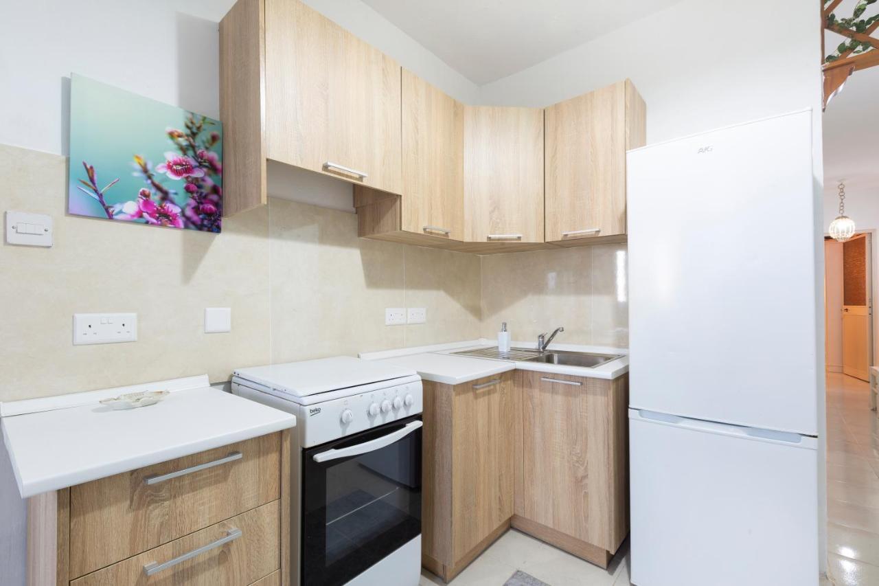 Ne1 - Lovely 2 Bedroom Apartment. Perfect Location Mellieha Exterior photo